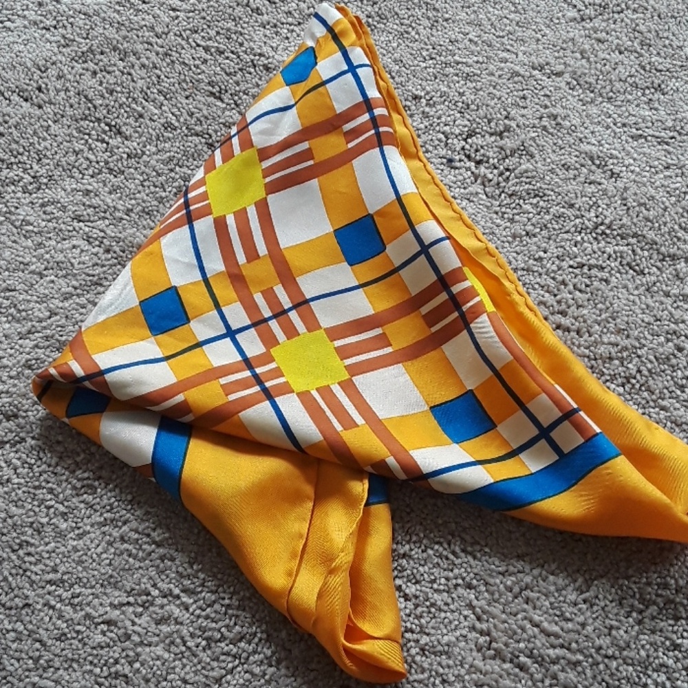 DONATED Yellow and blue plaid scarf